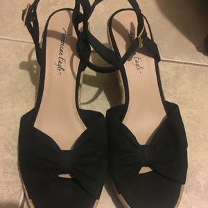 American Eagle Black Bow Wedges